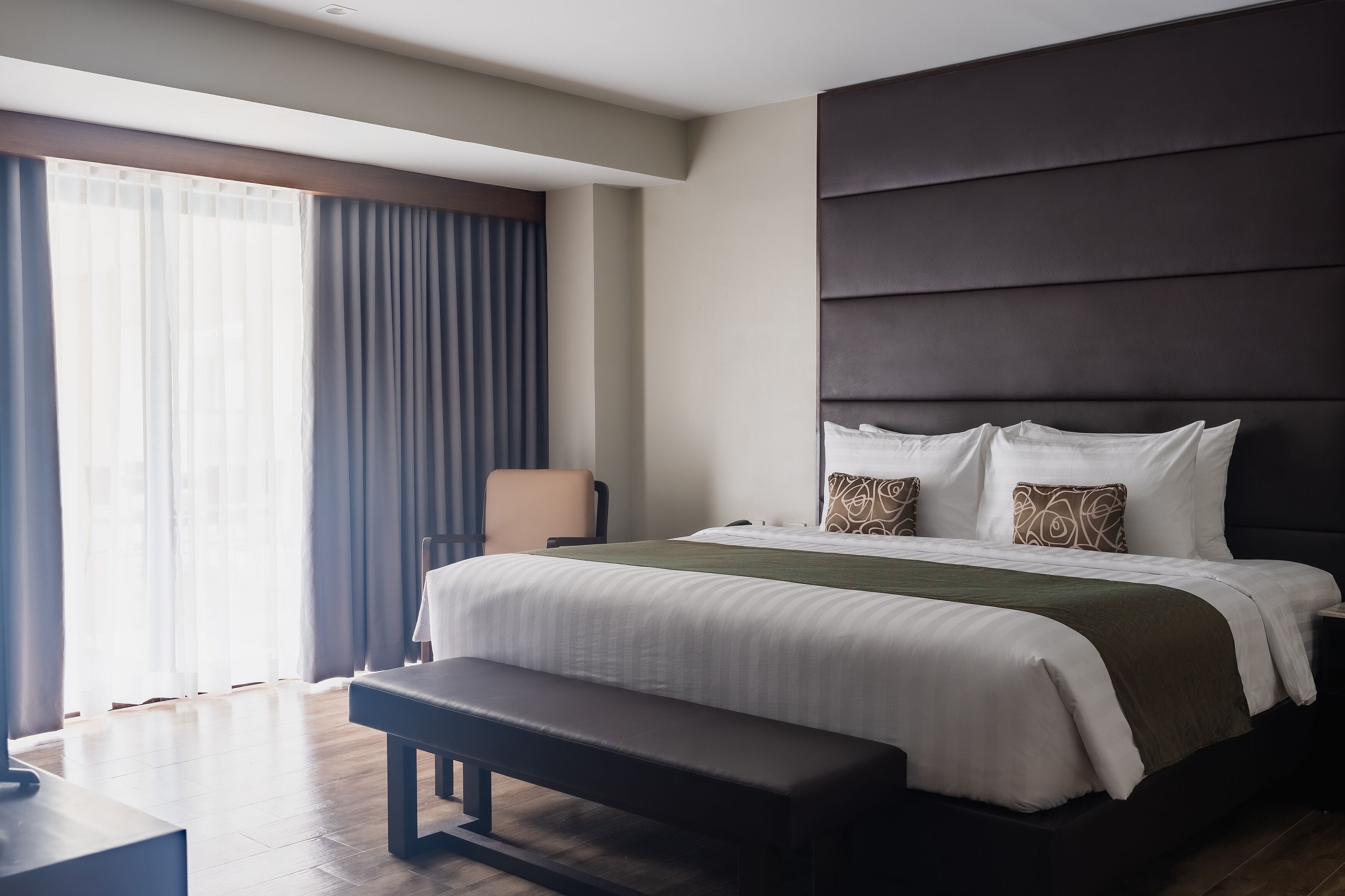 Down comforters, minibar, in-room safe, desk