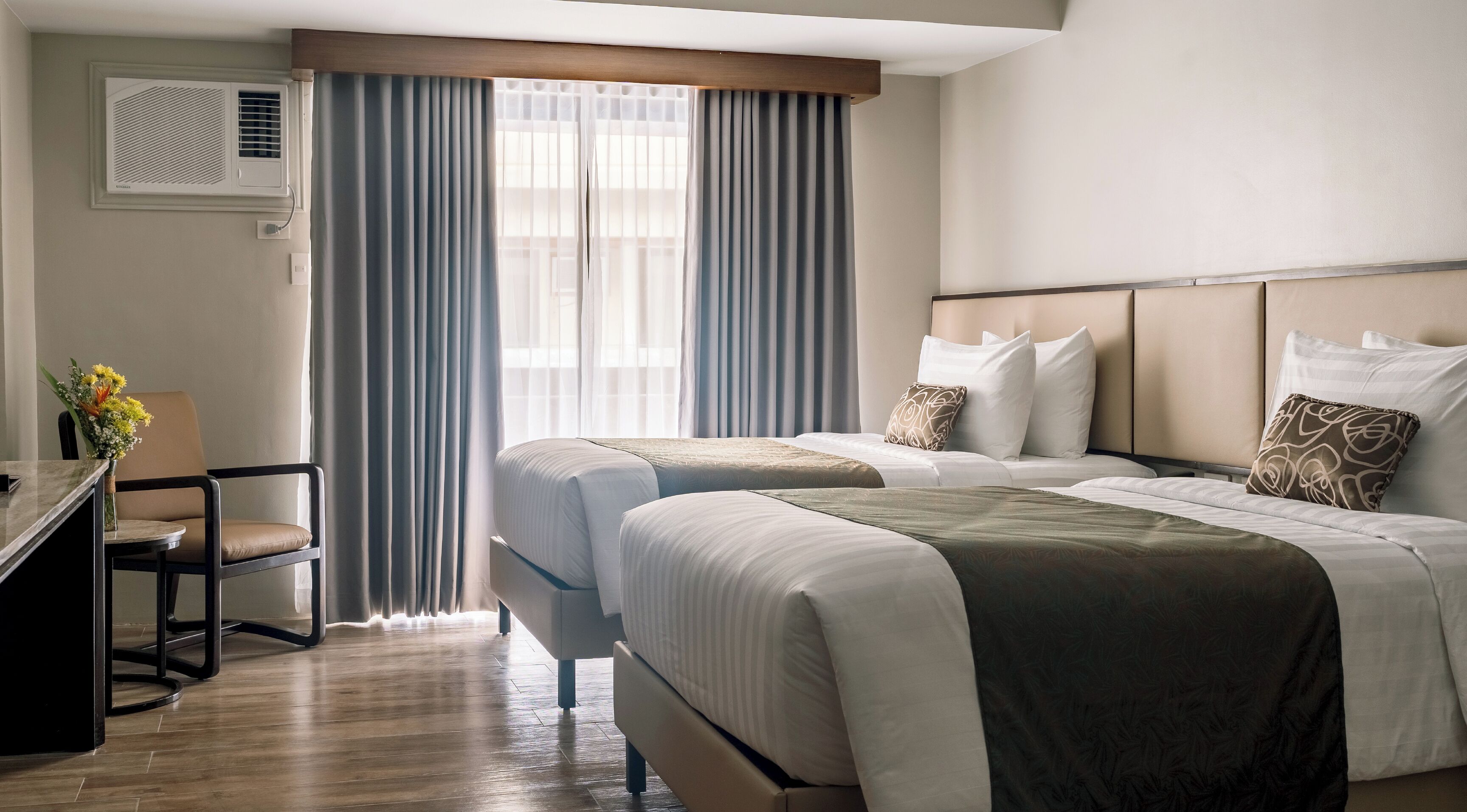 Down comforters, minibar, in-room safe, desk