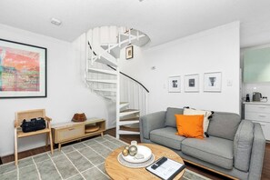 Smart TV, books - 22 Heavenly Highgate NEW 2BR Parking_HBF Park (Highgate)