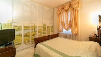 3 Schlafzimmer, Reisekinderbett, kostenloses WLAN, Bettwäsche