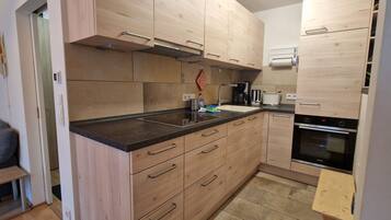 Refrigerador, horno, parrilla de estufa y lavavajillas