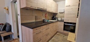 Kühlschrank, Ofen, Herdplatte, Geschirrspüler