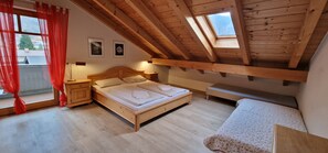 2 Schlafzimmer, Reisekinderbett, kostenloses WLAN