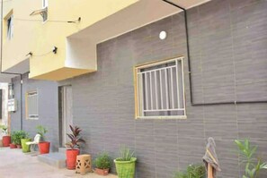 تفاصيل الفندق من الخارج