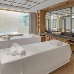 Couples treatment room(s), sauna, hot tub, steam room