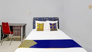 Standard Double Room | Desk, laptop workspace, free WiFi, bed sheets