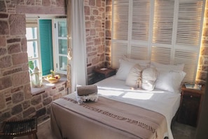 Standard Room, 1 Bedroom | Minibar, laptop workspace, free WiFi, bed sheets