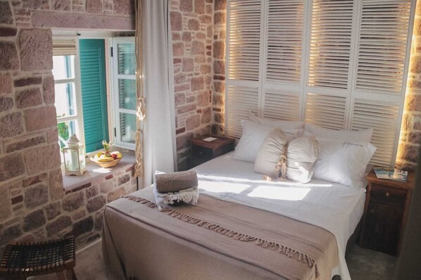 Standard Room, 1 Bedroom | Minibar, laptop workspace, free WiFi, bed sheets - Panjur Cunda 1852 (Ayvalik)