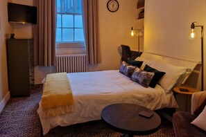Studio | Iron/ironing board, free WiFi, bed sheets - Charming 1-wall Bed Comfortable Studio in Nwlondon (London)