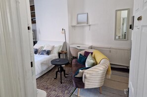Studio | Living area - Charming Studio Sleeps 2 - Kentish Town Nwlondon (London)