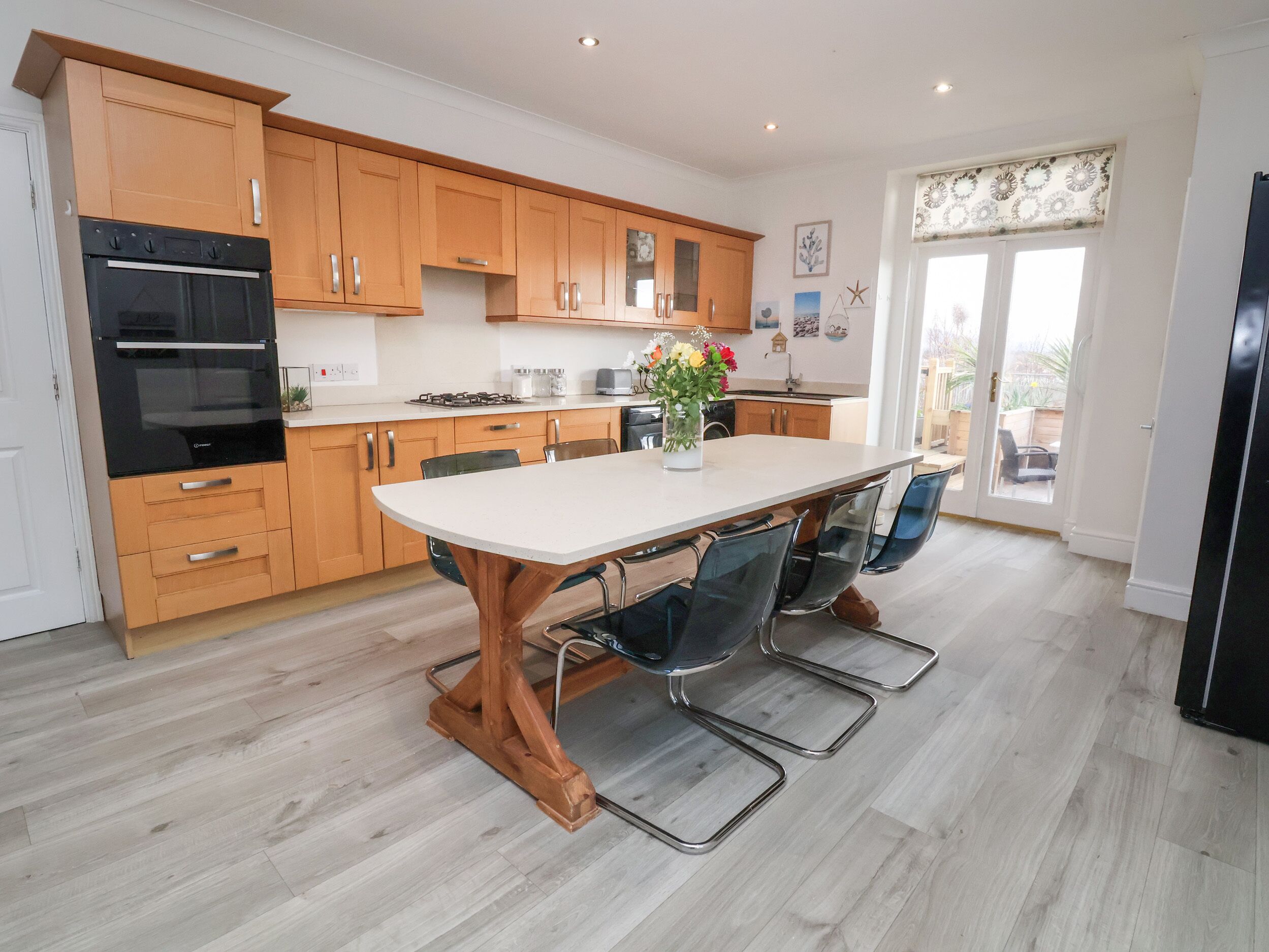 雪櫃、電熱水壺、多士爐、廚房用具/餐具/器皿