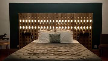 Individually decorated, individually furnished, bed sheets