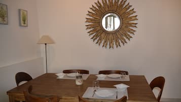 Free daily full breakfast