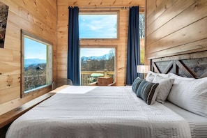 4 多间卧室、旅行婴儿床、免费 WiFi、床单