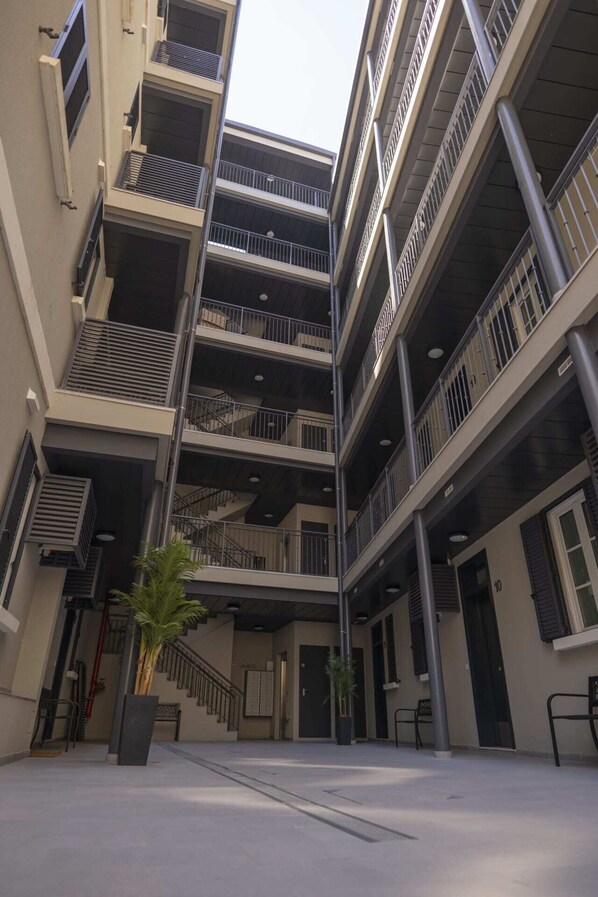 Eenvoudig appartement, 1 queensize bed met slaapbank | Exterieur