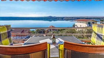 Apartment (One Bedroom Apartment with Balcony an) | Balcony