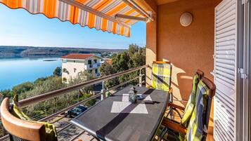 Apartment (One Bedroom Apartment with Balcony an) | Balcony