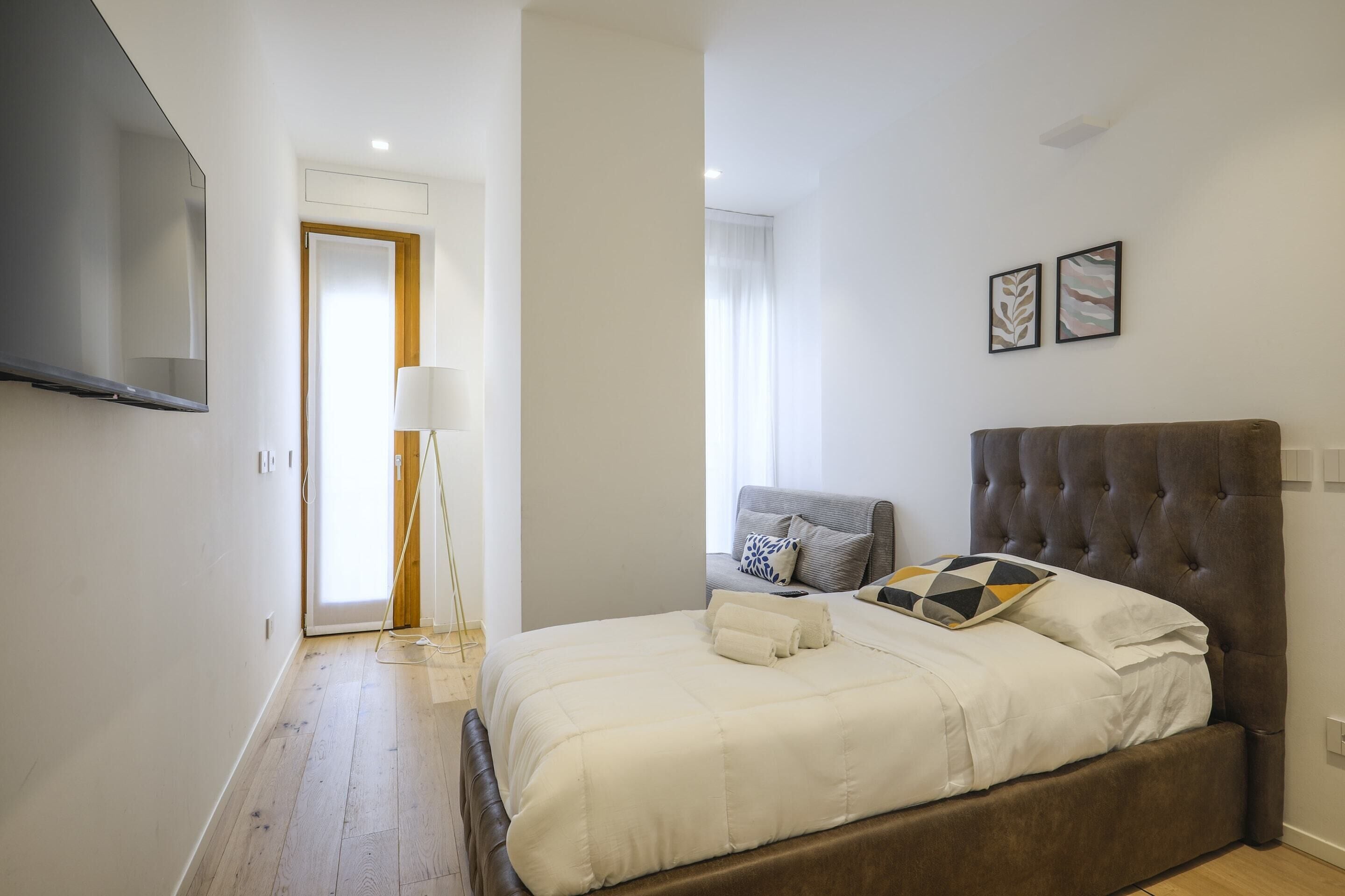 Basic-Apartment, Mehrere Betten | 2 Schlafzimmer, Schreibtisch, laptopgeeigneter Arbeitsplatz