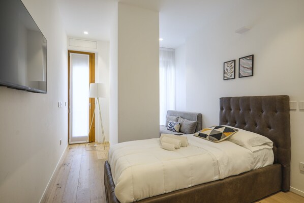 Apartamento básico, várias camas | 2 quartos, escrivaninha, espaço de trabalho para notebook