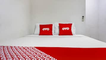 Standard Double Room | Desk, laptop workspace, blackout curtains, free WiFi