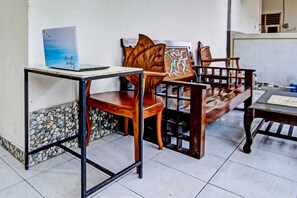 Reception - OYO Life 91268 Homestay Bu Erma Syariah (Palembang)