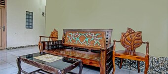 OYO Life 91268 Homestay Bu Erma Syariah