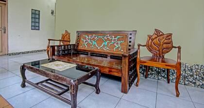 OYO Life 91268 Homestay Bu Erma Syariah