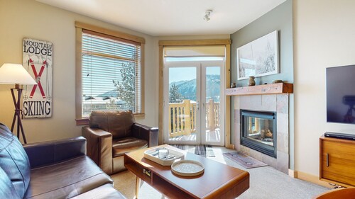 Sunstone #231 2 Bedroom Condo by RedAwning