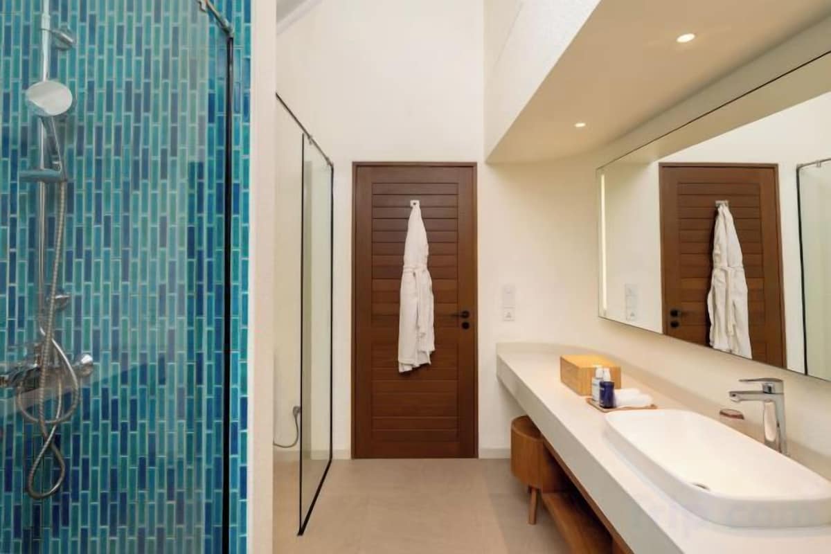 Bathroom | Shower, rainfall showerhead, free toiletries, hair dryer