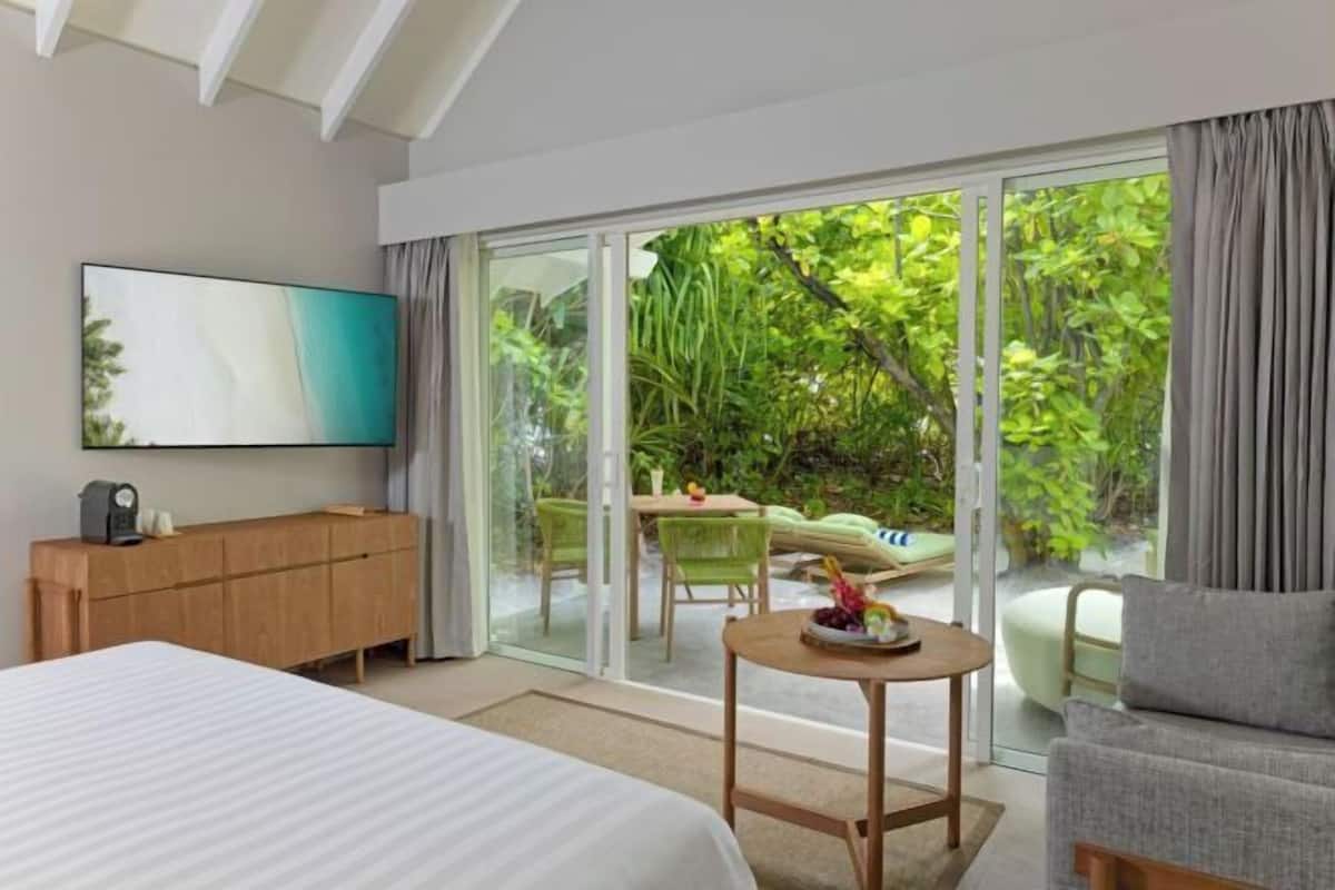 2 bedrooms, Egyptian cotton sheets, premium bedding, free minibar
