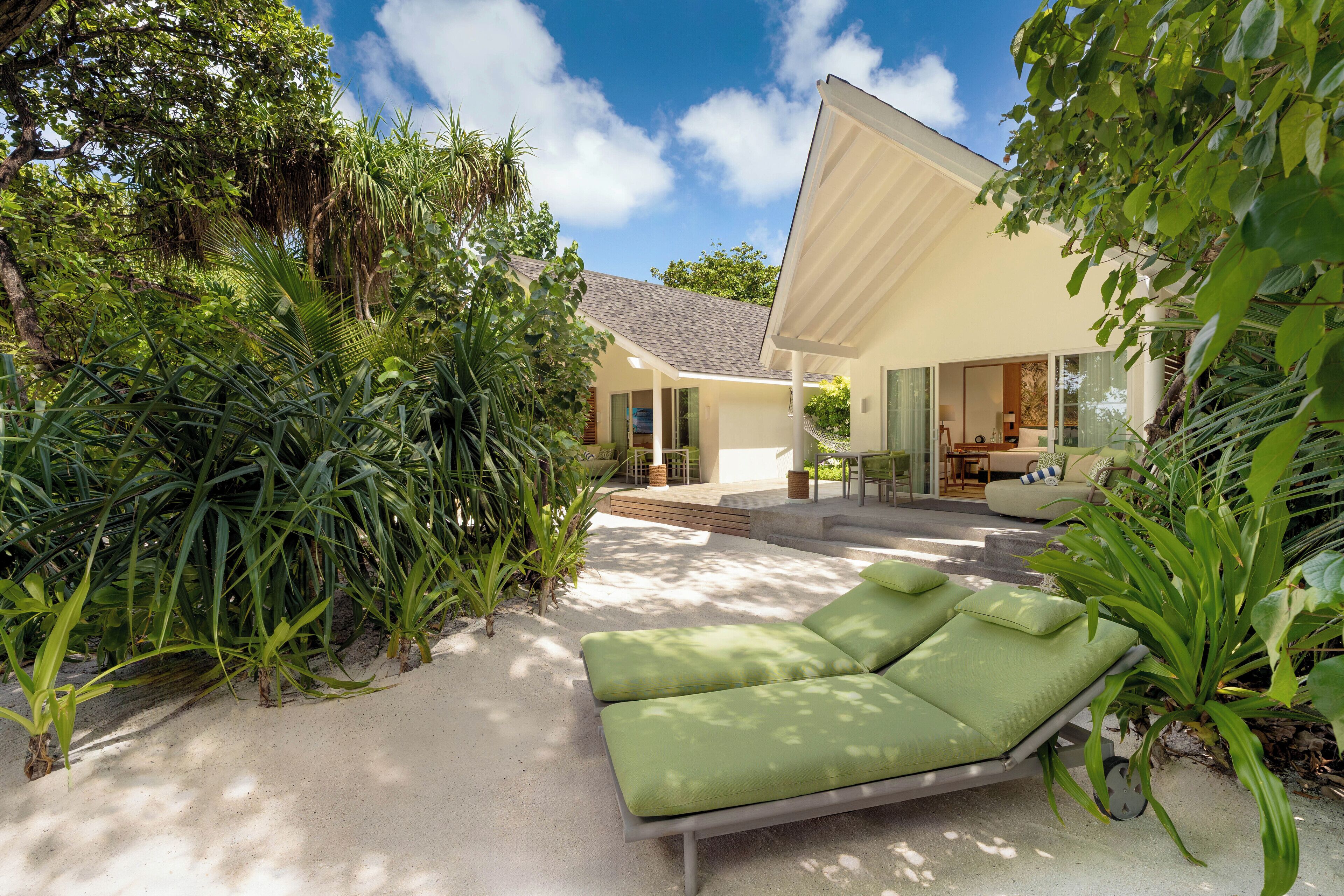 2 Bedroom Family Beach Villa | 埃及棉床单、高档床上用品、迷你吧（备有免费物品）、客房内保险箱