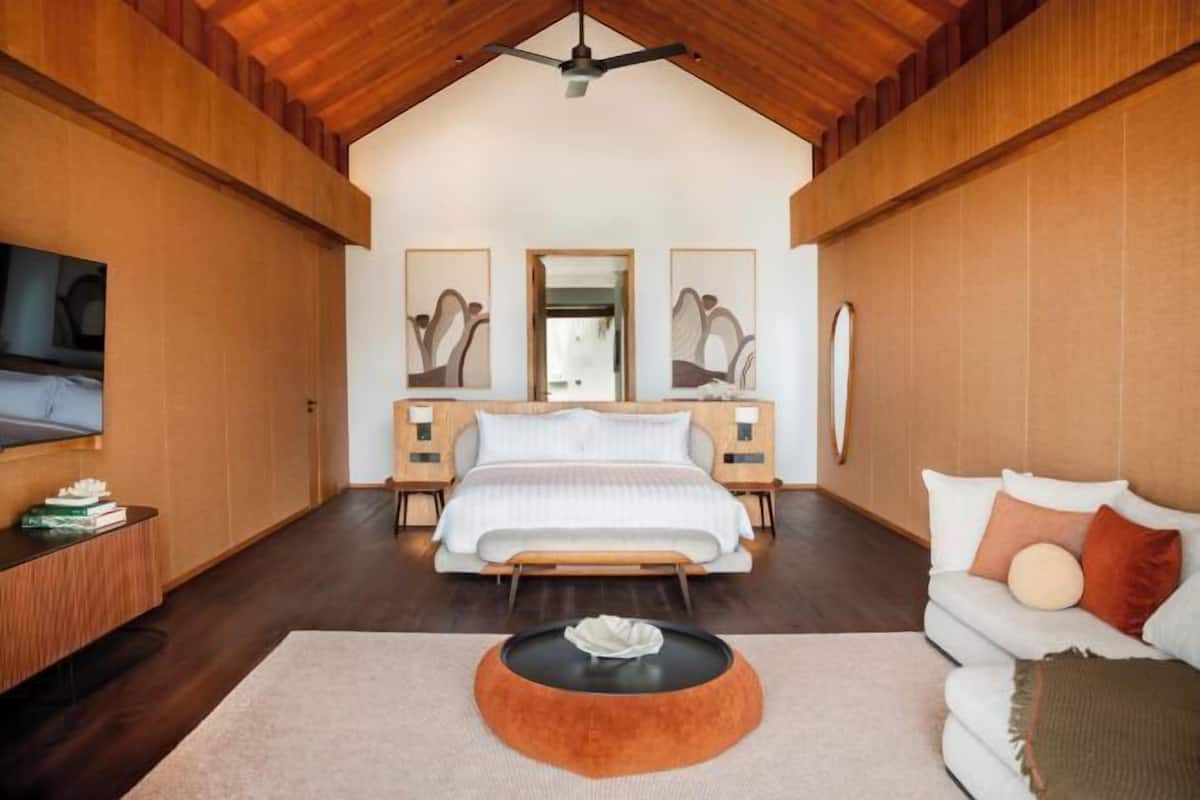 2 bedrooms, Egyptian cotton sheets, premium bedding, free minibar