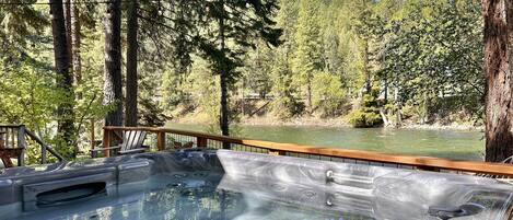 Cottage, 2 Bedrooms | Outdoor spa tub