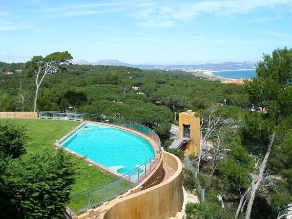 Outdoor pool - Apartment with Sea Views. (Begur)