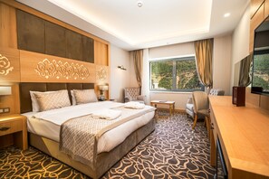 Egyptian cotton sheets, premium bedding, free minibar items