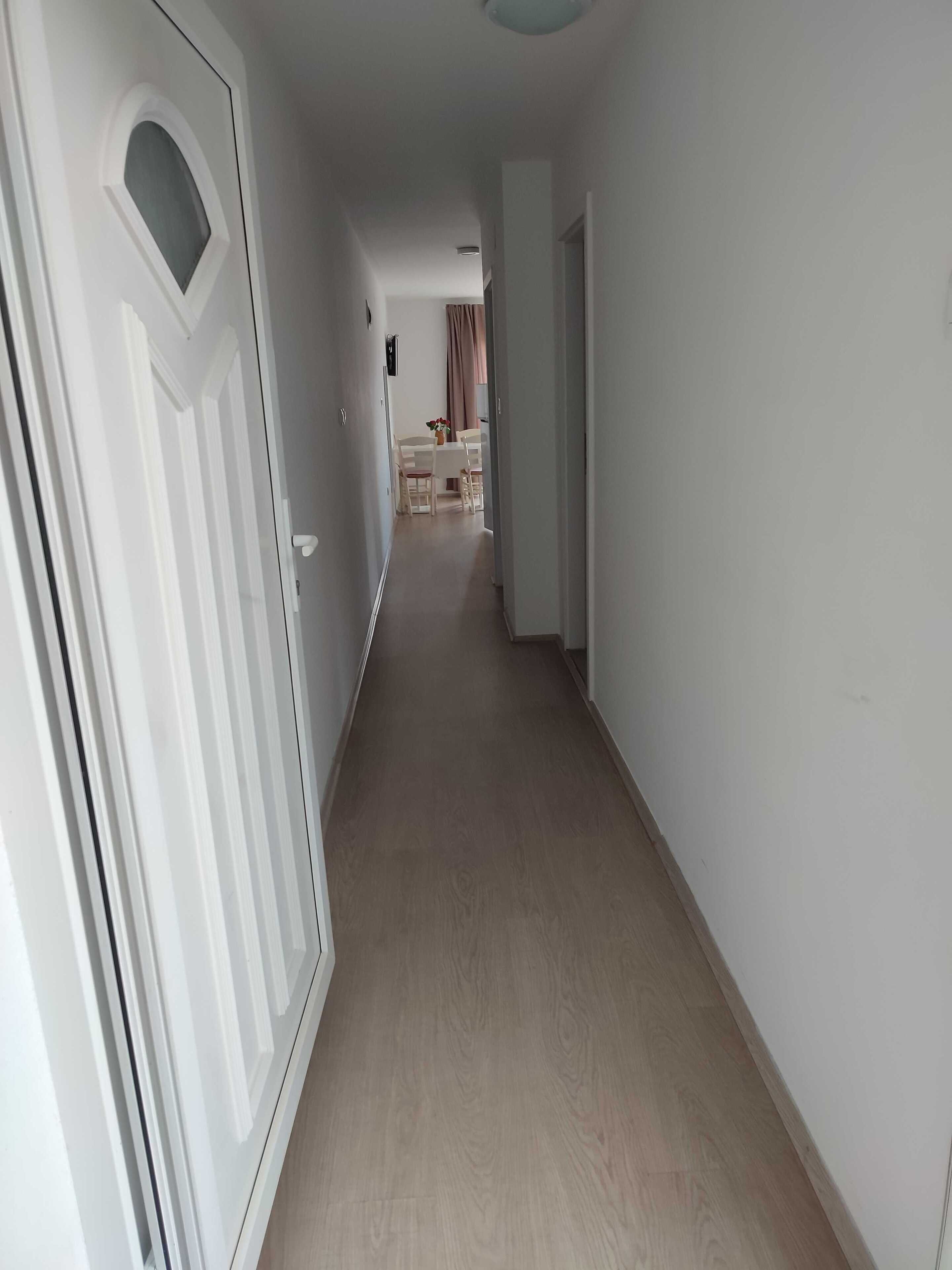 Apartment (Two Bedroom Apartment with Balcony an) | Interior entrance