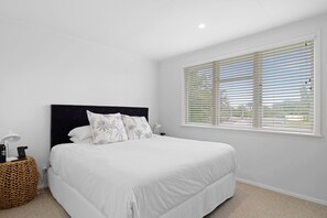 3 slaapkamers, een strijkplank/strijkijzer, wifi, beddengoed