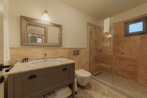 Panoramic Suite, 1 Bedroom | Bathroom | Shower, hydromassage showerhead, free toiletries, hair dryer - oDam Otel (Urla)