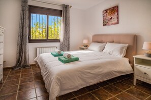 7 bedrooms, in-room safe, iron/ironing board, travel crib