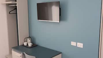 Chambre Deluxe (Indaco) | 1 chambre, minibar, coffres-forts dans les chambres, bureau