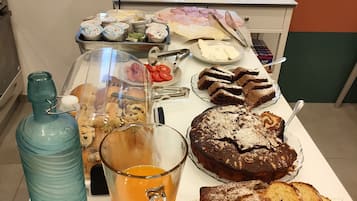 Petit déjeuner continental servi tous les jours en supplément