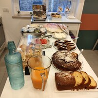 Daily continental breakfast (EUR 20 per person)