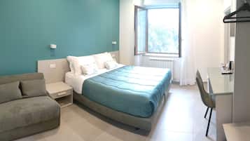 1 chambre, minibar, coffres-forts dans les chambres, bureau