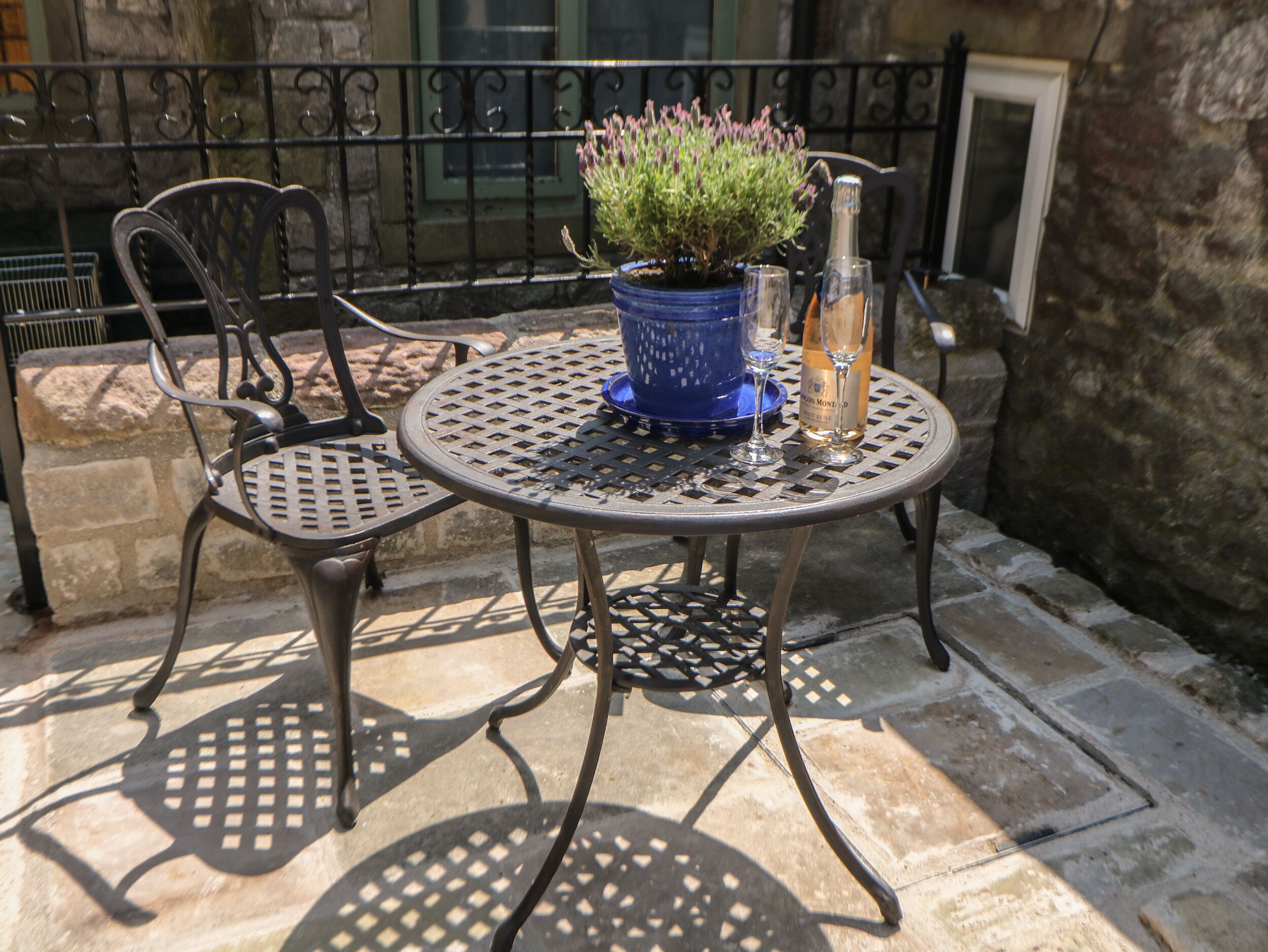 คอทเทจ | รับประทานอาหารกลางแจ้ง