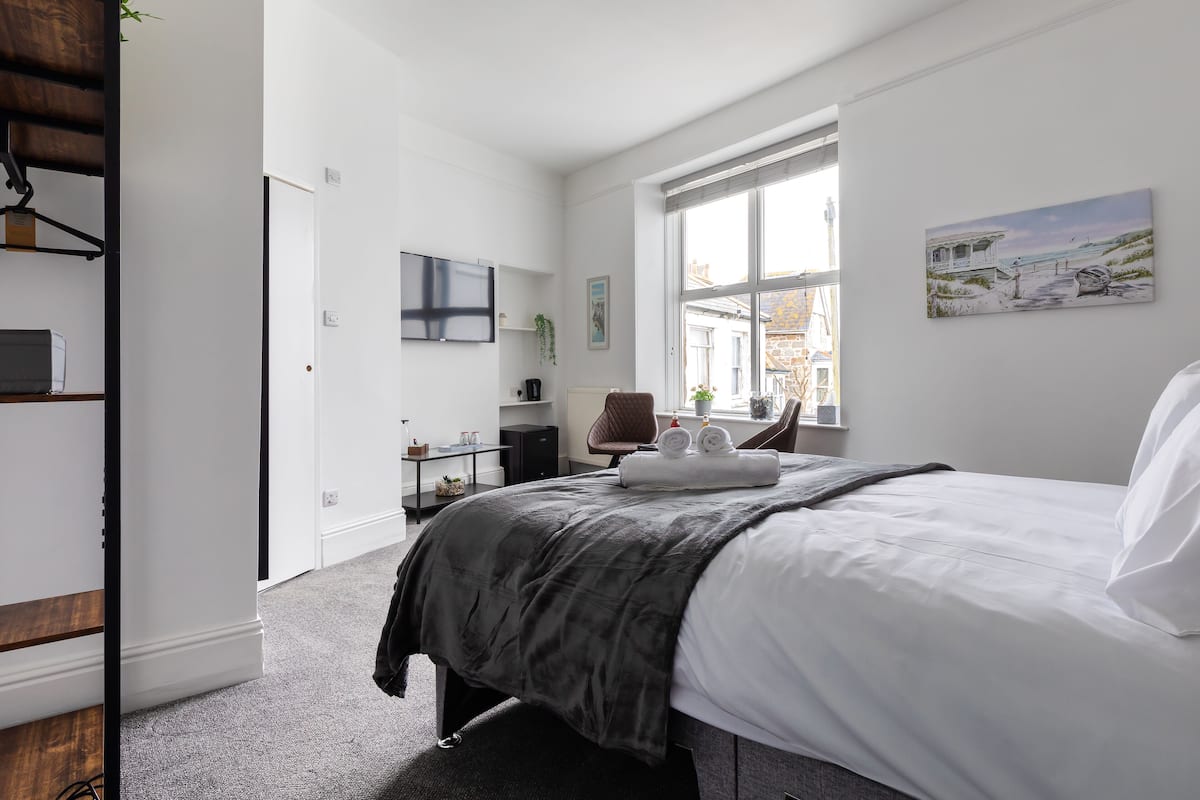 Deluxe Double Room, Ensuite, Sea View
