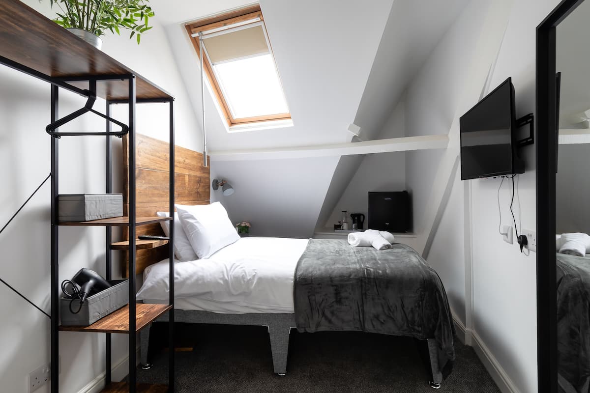 Standard Single Room, Ensuite | Soundproofing, WiFi (free), bed sheets