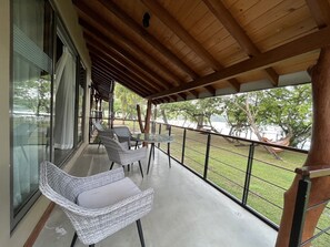 Luxury-Studiosuite, 1 King-Bett | Terrasse/Patio