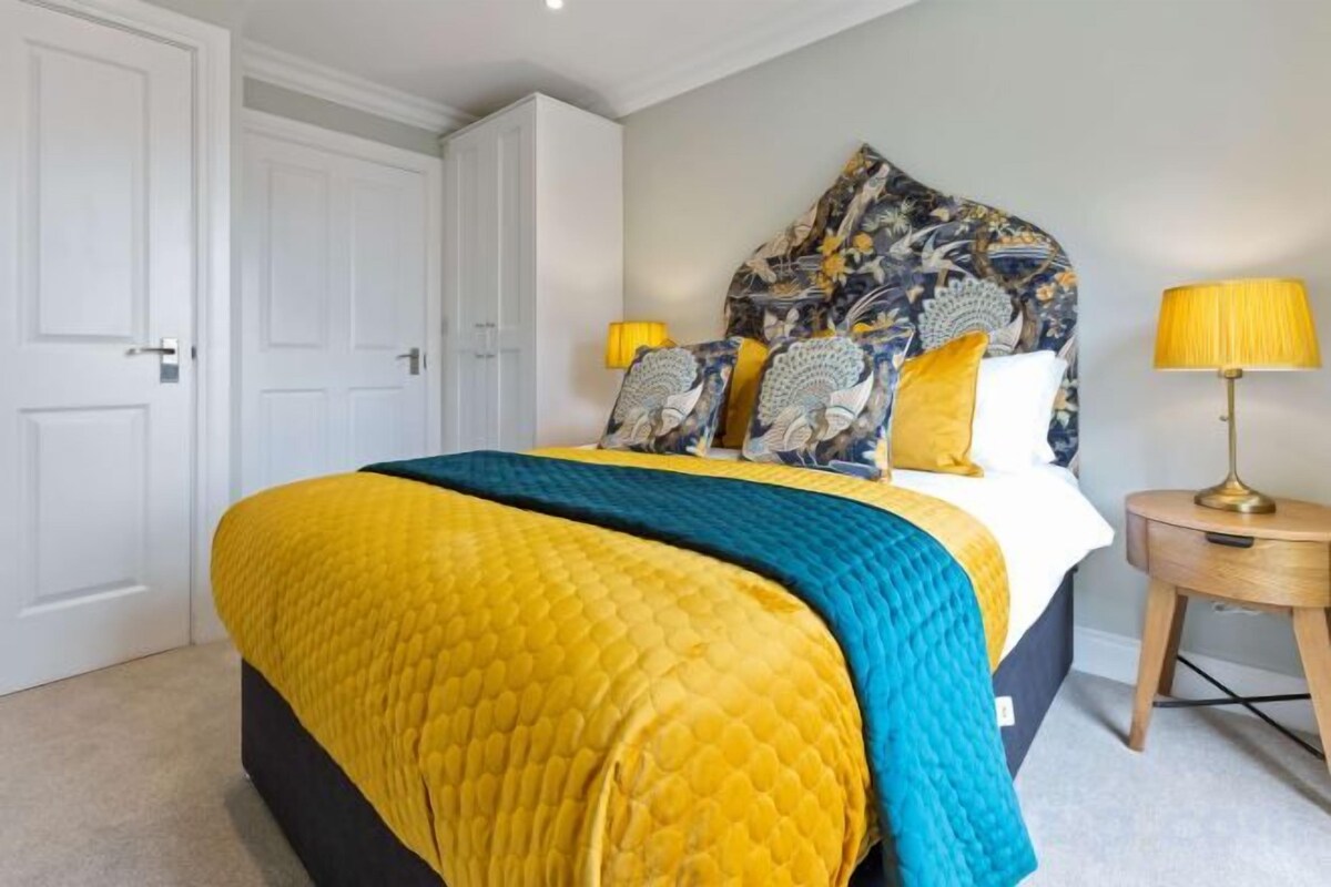 Premium bedding, pillowtop beds, soundproofing, travel crib