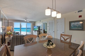 Condo, 2 Bedrooms | Dining