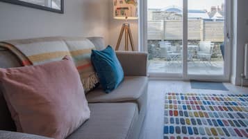 Cottage (2 Bedrooms) | Coin séjour